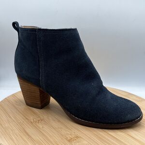 Lands End Women’s Size 8.5B Blue Faux Suede Boots Side  Zip Mid Heel Preppy